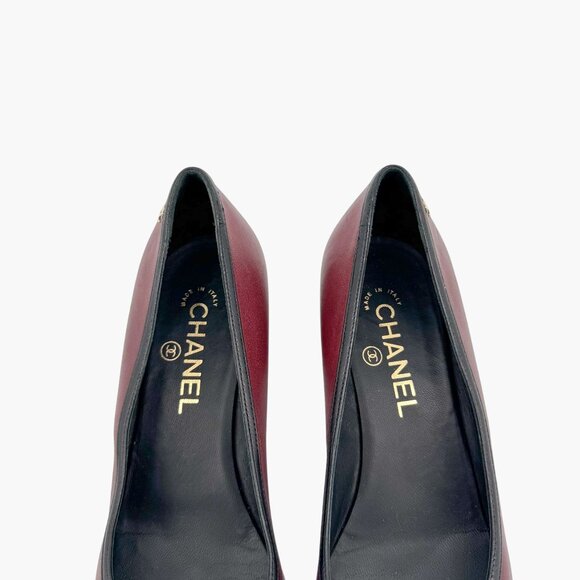 Chanel Pointed Toe Bow Pumps Size 38 US 7-7.5 Maroon Leather CC Mid Block Heel - Picture 4 of 15